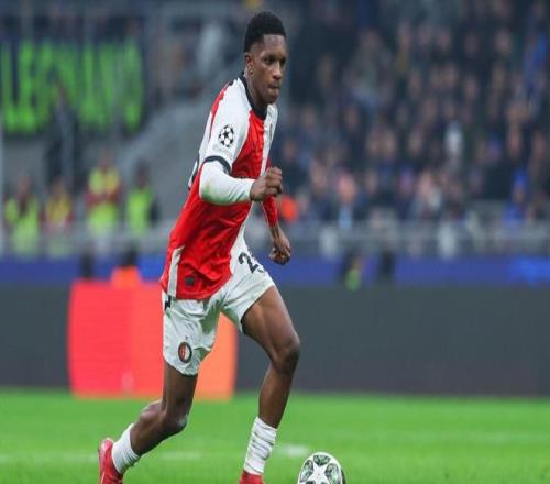 万引援首秀,惊险落幕,断球与对手,乐鱼体育官方,乐鱼体育在线官网,乐鱼体育线上,乐鱼体育APP